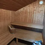 6 Personen Mit Sauna, Whirlpool, Kaminofen Und Kanu In 2. Rheie Zum In Otterndorf