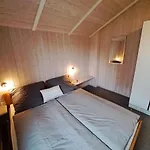 Сasa de vacaciones 6 Personen Mit Sauna, Whirlpool, Kaminofen Und Kanu In 2. Rheie Zum In *