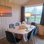 6 Personen Mit Sauna, Whirlpool, Kaminofen Und Kanu In 2. Rheie Zum In Сasa de vacaciones