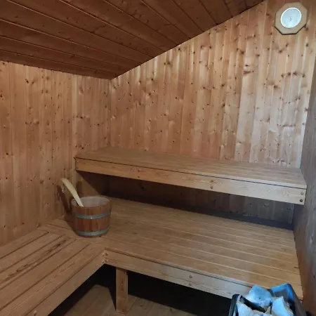6 Personen Mit Sauna, Whirlpool, Kaminofen Und Kanu In 2. Rheie Zum In Otterndorf