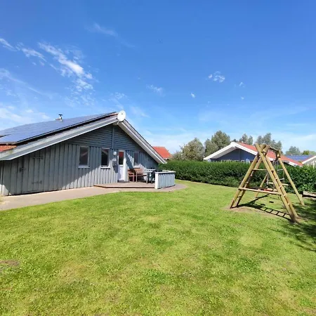 6 Personen Mit Sauna, Whirlpool, Kaminofen Und Kanu In 2. Rheie Zum In Ferienhaus *