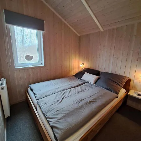 6 Personen Mit Sauna, Whirlpool, Kaminofen Und Kanu In 2. Rheie Zum In Otterndorf
