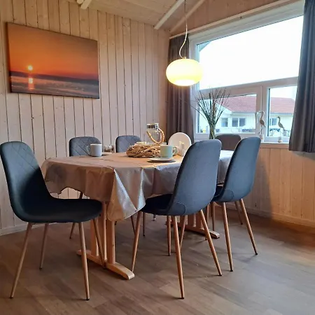 6 Personen Mit Sauna, Whirlpool, Kaminofen Und Kanu In 2. Rheie Zum In