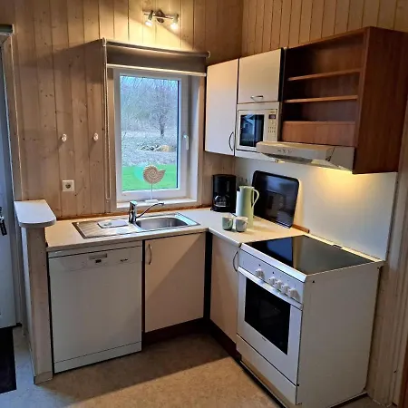 6 Personen Mit Sauna, Whirlpool, Kaminofen Und Kanu In 2. Rheie Zum In Ferienhaus