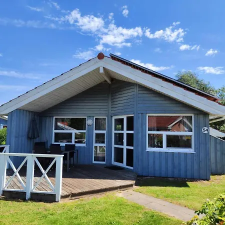 6 Personen Mit Sauna, Whirlpool, Kaminofen Und Kanu In 2. Rheie Zum In * Otterndorf