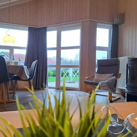 6 Personen Mit Sauna, Whirlpool, Kaminofen Und Kanu In 2. Rheie Zum In Feriehus *