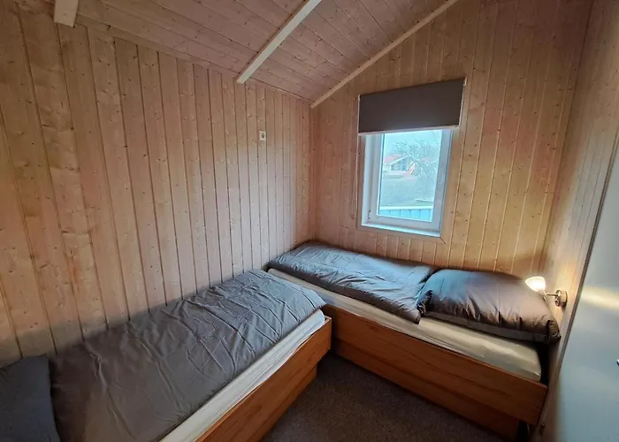Nyaraló 6 Personen Mit Sauna, Whirlpool, Kaminofen Und Kanu In 2. Rheie Zum In