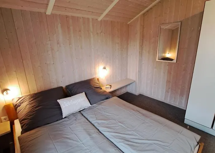 Nyaraló 6 Personen Mit Sauna, Whirlpool, Kaminofen Und Kanu In 2. Rheie Zum In *