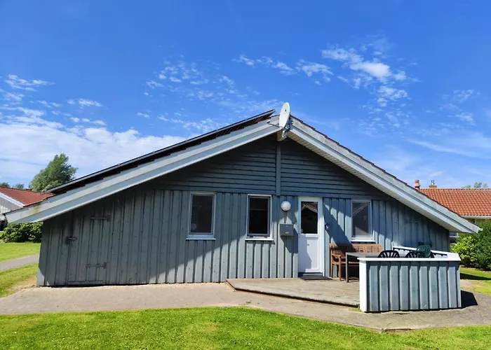 6 Personen Mit Sauna, Whirlpool, Kaminofen Und Kanu In 2. Rheie Zum In *