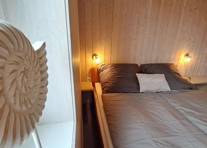 6 Personen Mit Sauna, Whirlpool, Kaminofen Und Kanu In 2. Rheie Zum In *