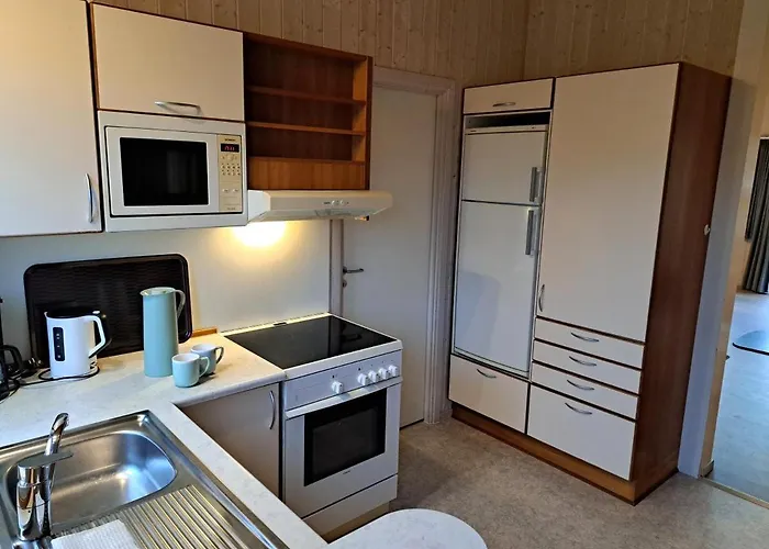 6 Personen Mit Sauna, Whirlpool, Kaminofen Und Kanu In 2. Rheie Zum In Nyaraló