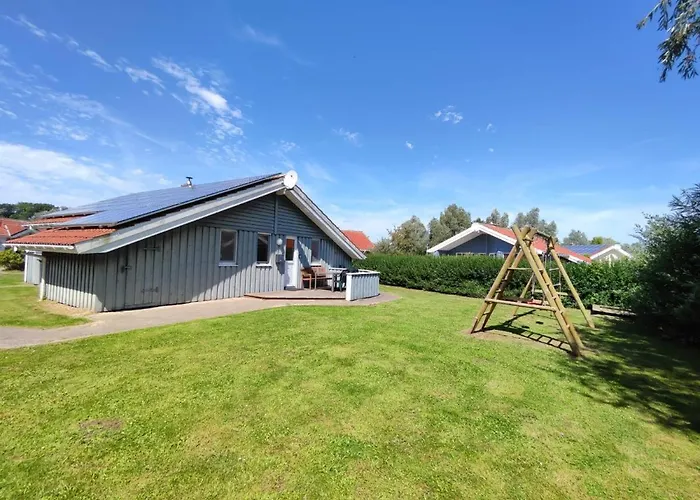 6 Personen Mit Sauna, Whirlpool, Kaminofen Und Kanu In 2. Rheie Zum In