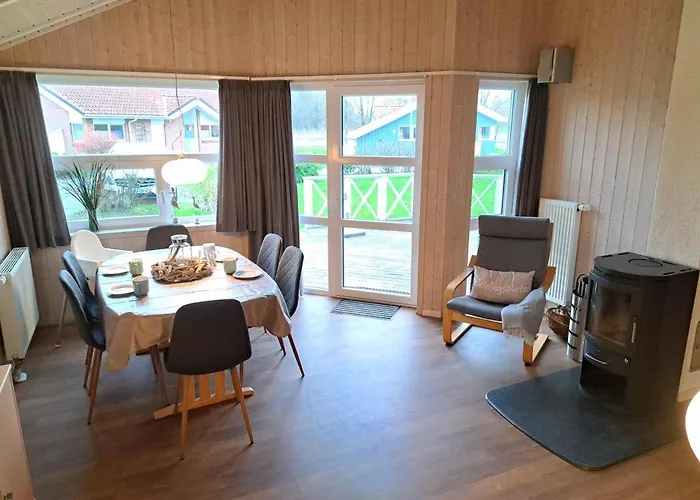 6 Personen Mit Sauna, Whirlpool, Kaminofen Und Kanu In 2. Rheie Zum In *