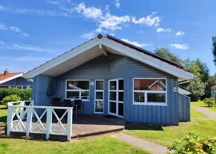 6 Personen Mit Sauna, Whirlpool, Kaminofen Und Kanu In 2. Rheie Zum In * Otterndorf